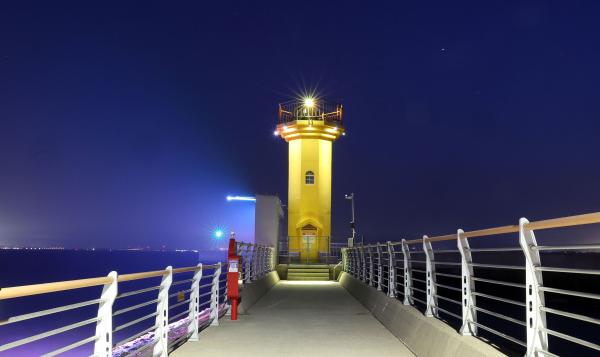 24. 궁평항 등대