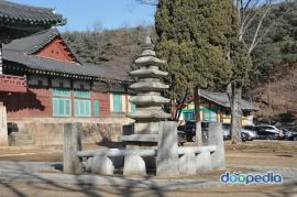 용주사 오층 석탑,지정번호:유형 제212호