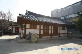 남양풍화당,지정번호:문화재자료 제112호